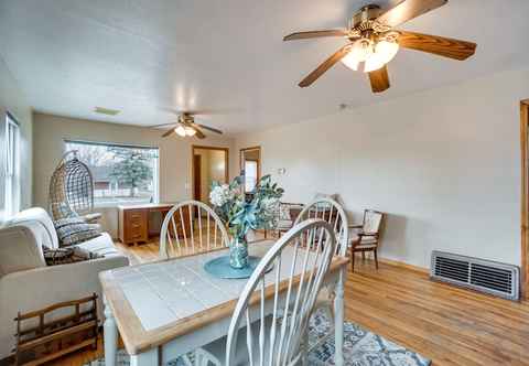 Khác Pet-friendly Torrington Vacation Rental Near River