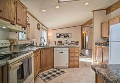 其他 4 Charming Grants Pass Home w/ Large Backyard!