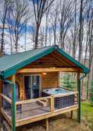 Imej utama Superb Bryson City Studio Cabin W/hot Tub & Patio!