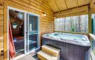 Others 7 Superb Bryson City Studio Cabin W/hot Tub & Patio!