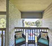 Others 4 Bright Sunset Beach Condo w/ Golf Course View