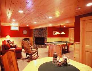 Lainnya 2 Upscale Fryeburg Cabin: Hot Tub + Billiards Table!