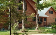 Khác 7 Upscale Fryeburg Cabin: Hot Tub + Billiards Table!