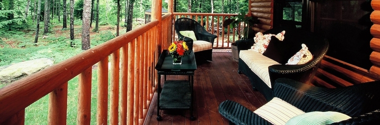 อื่นๆ Upscale Fryeburg Cabin: Hot Tub + Billiards Table!