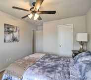 Others 4 Houston Getaway Near Downtown & Theme Parks!