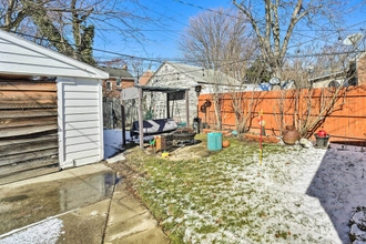 อื่นๆ 4 Detroit Vacation Rental w/ Yard & Fire Pit!