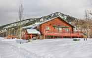 Others 4 Charming Bedford Cabin w/ Private Hot Tub!