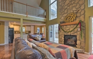 Khác 5 Lakefront Blue Eye Cottage w/ Hot Tub & Fire Pit!