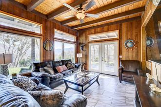 Others 4 Pet-friendly Grants Pass Home w/ Hot Tub!