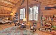 อื่นๆ 7 Rustic Madison 'treehouse' Cabin With Game Room!