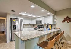 Khác 6 Indian Shores Condo w/ 2 Balconies & Pool Access!