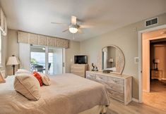 อื่นๆ 2 Indian Shores Condo w/ 2 Balconies & Pool Access!