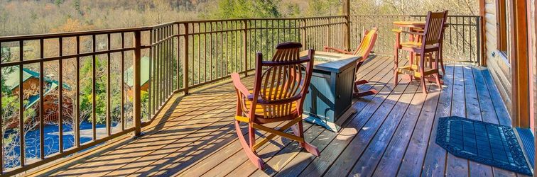 Others Gatlinburg Couples Getaway w/ Hot Tub, Fireplace!