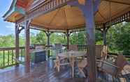 อื่นๆ 5 Rustic Cabin w/ Wraparound Porch & Mountain Views!