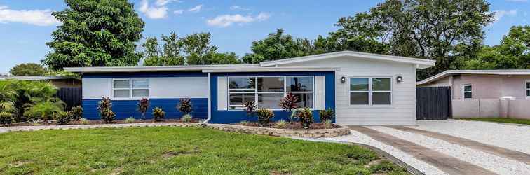 Others Seminole Home w/ Gorgeous Outdoor Dining Area