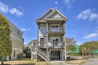 Others Home w/ Deck in Corolla Light: Walk to Beach!