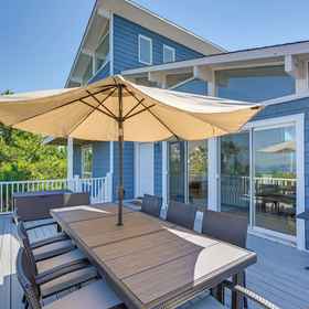 Primary image1西漢普頓海灘家庭住宅,附甲板和海景!,The Villa at Westhampton: A Willow Ridge Senior Living Community飯店