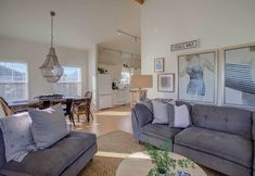 Others 2 Chic 'summer House Cottage' Walk to Ocean!