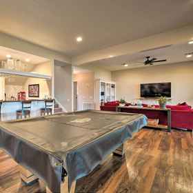 Primary image 1 사치스러운 호수가 보이는 집 w/ 풀 테이블 & 패티오!, Resort Attractions, Inc. 호텔