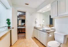 Others 3 4 Mi to At&t Stadium: Townhome in Fort Worth