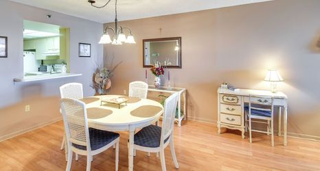 Lain-lain 2 Coastal Condo w/ Balcony: Walk to Madeira Beach!