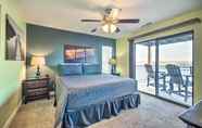 อื่นๆ 7 Lakefront Ozarks Condo By Golf & Restaurants!