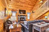 Others Homey Sevierville Cabin w/ Deck Near Pigeon Forge!