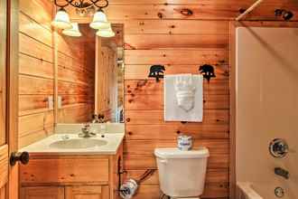 Others 4 Expansive Cabin in Gatlinburg w/ Luxury Amenities!