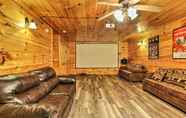 Others 7 Expansive Cabin in Gatlinburg w/ Luxury Amenities!