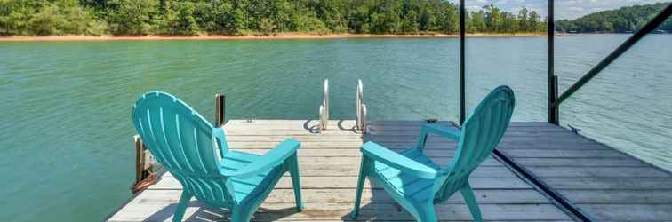 Lain-lain Spacious Lake Hartwell Home w/ Private Boat Dock!