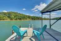 Lain-lain Spacious Lake Hartwell Home w/ Private Boat Dock!