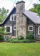 Imej utama Rustic Dover Retreat w/ Porch - Walk to Boat Ramp!