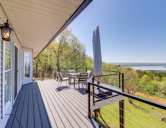 อื่นๆ 2 Charming Edgemont Home w/ Deck & Lake Views!