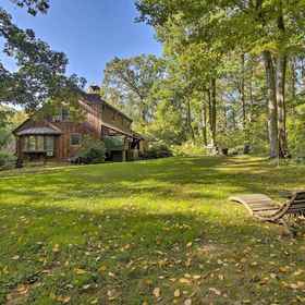 Imej utama1Rustic Retreat w/ Hot Tub in North Branford!,康涅狄格州別墅