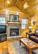 Imej utama Cozy Tellico Plains Getaway w/ Deck, Fire Pit