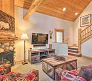 Others 7 Klamath Falls Cabin Retreat w/ Deck & Grill!