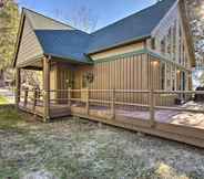 Others 5 Klamath Falls Cabin Retreat w/ Deck & Grill!