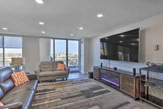 Others 4 Pet-friendly Omaha Condo w/ Balcony & Views!