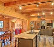 Others 2 Luxury Lodge: Hot Tub, Snowmobiling & ATV Access!