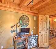 Others 7 Luxury Lodge: Hot Tub, Snowmobiling & ATV Access!