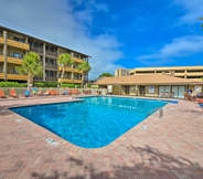 Others 4 Charming Condo w/ Pool Access - Walk to Beach