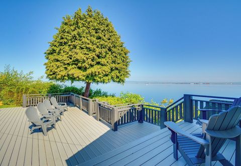 Others Chic Port Angeles Home w/ Oceanfront Balcony!