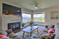 Others Chic Port Angeles Home w/ Oceanfront Balcony!
