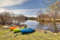 Khác Long Pond Vacation Rental on Pine Tree Lake!