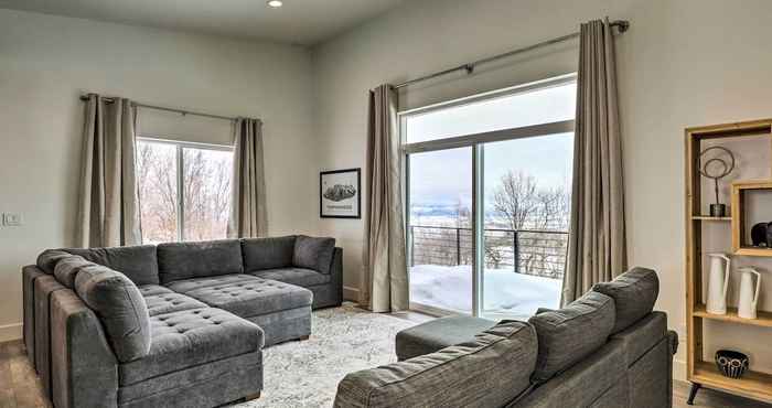 Others Fairview Vacation Rental w/ Mountain Views!