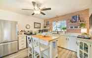 Others 2 Adorable Cottage w/ Yard, Walk to Lake Dora!