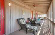 Others 3 Osage Beach Home: Screened Porch, Resort Amenities