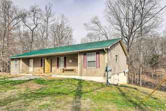 Lain-lain 4 Quiet Morristown Hideaway w/ Deck & Fire Pit!