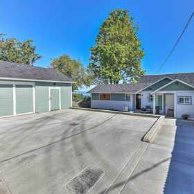 Interior1濱水度假屋:距離奧林匹克國家公園 6 英里!,Gateway Transit Center飯店