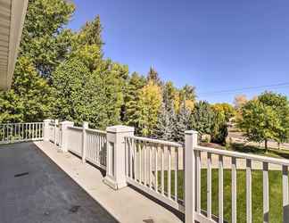 Others 2 Spacious Midway Home w/ Balcony + Mtn Views!